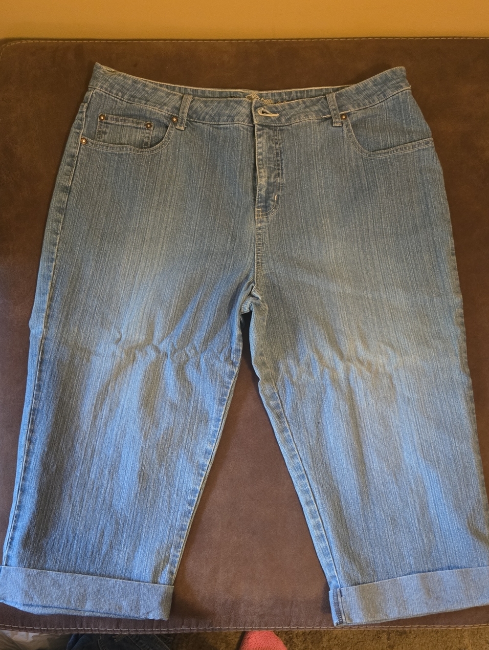 Women's Light Blue Cropped Denim Jeans